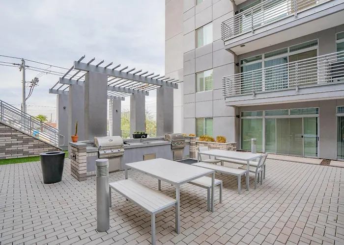 Upscale 2brdowntown Balcony & Amenities *