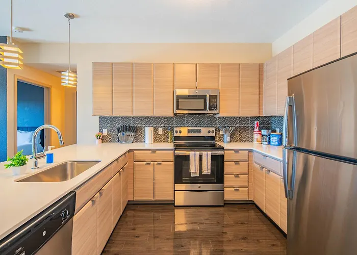 Apartment Upscale 2brdowntown Balcony & Amenities *